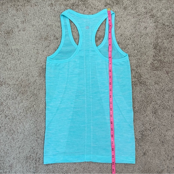 Lululemon Run: Swiftly Tech Racerback
Heathered Angel Blue Top W1F10S, Size 4 - Picture 13 of 16
